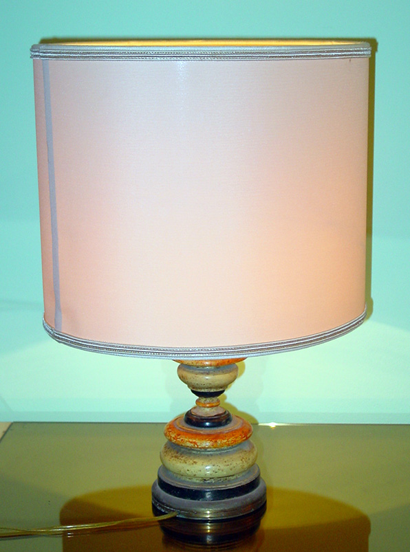 Lampada da tavolo Tornita colorata del XX Secolo ,Vintage. Opera originale e disponibile - Robertaebasta® Art Gallery opere d’arte esclusive.